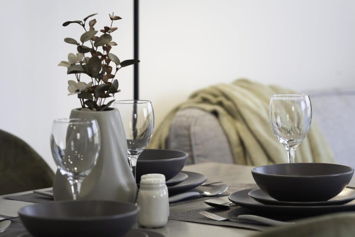 Modern And Bright 2 Bed Apartment In Ashford Ashford  Exteriér fotografie